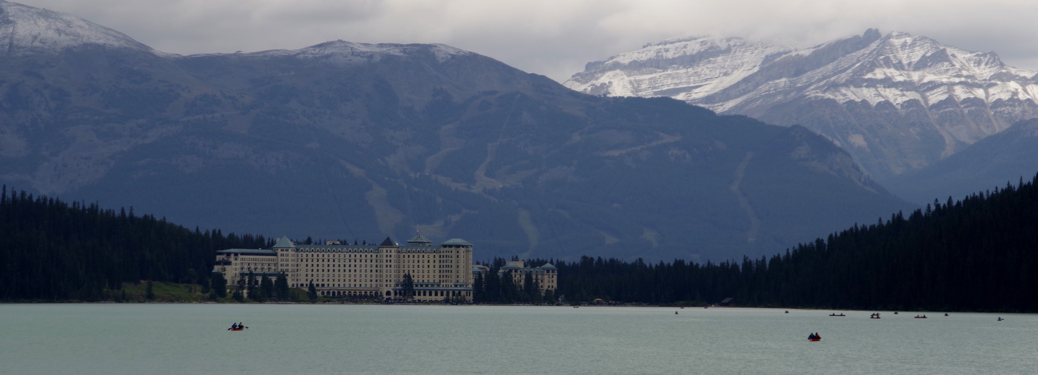 Hotel  Fairmont Lac Louiseet piste de ski